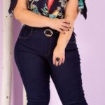 Calça jeans com cinto