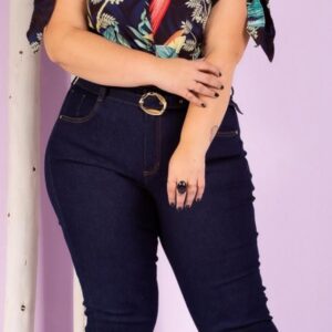 Calça jeans com cinto
